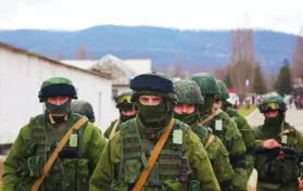 russian troops marching in Crimea Ukraine