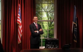 5 Famous People Who Use Closed Captioning