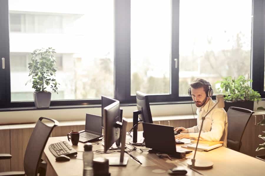 How Tech and Connectivity Services Are Improving Fleet Solutions