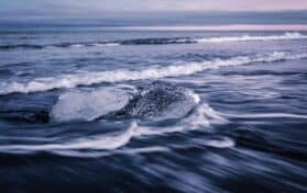 Why Dont the Atlantic and Pacific Oceans Mix