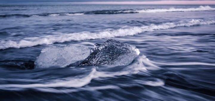 Why Dont the Atlantic and Pacific Oceans Mix